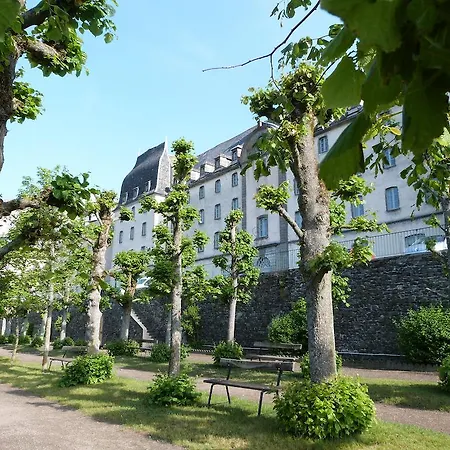 Hôtel-restaurant Les Planchettes Hotel Saint-Flour (Cantal)